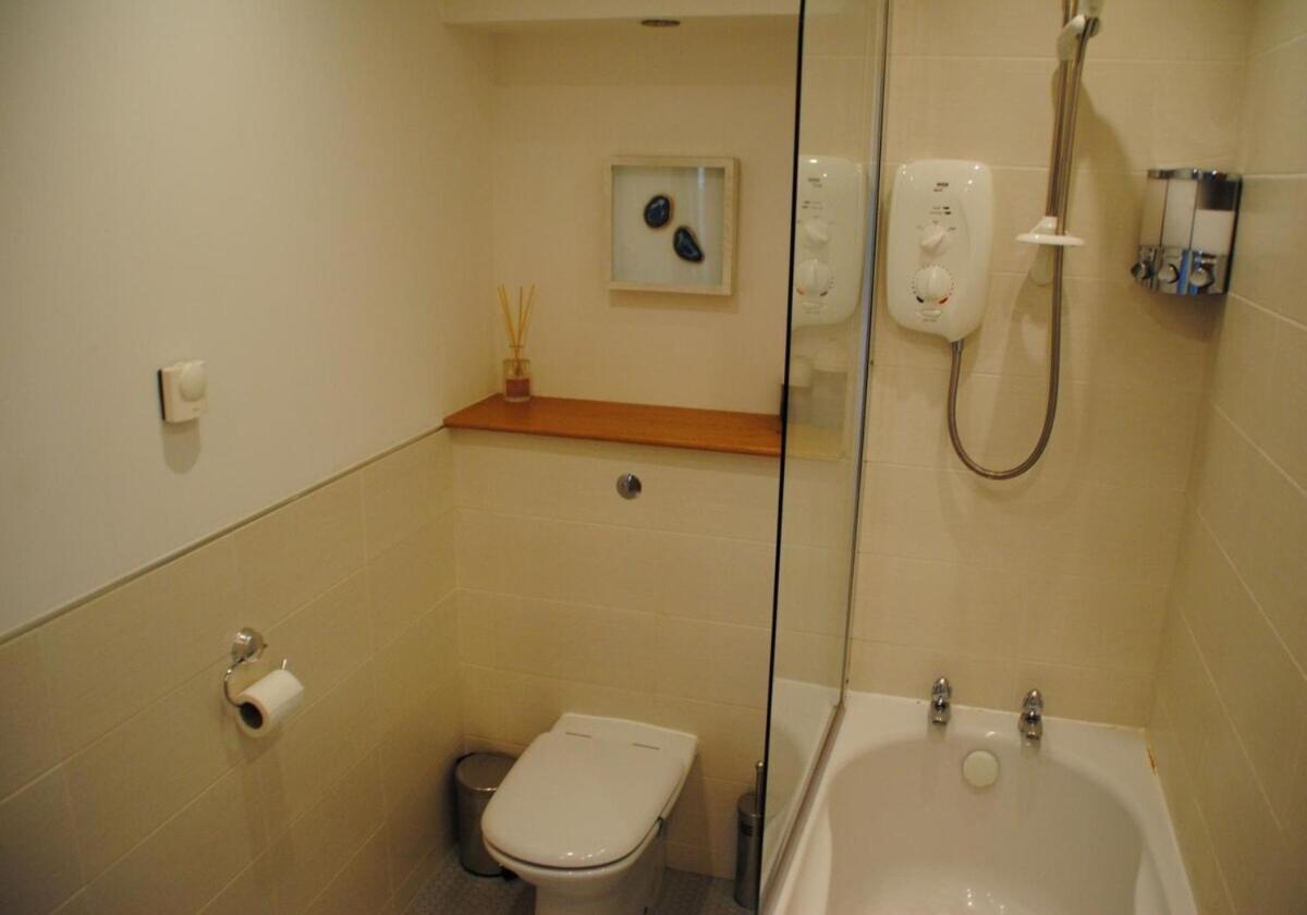 Executive 3 Bed Apartment Абердин Экстерьер фото