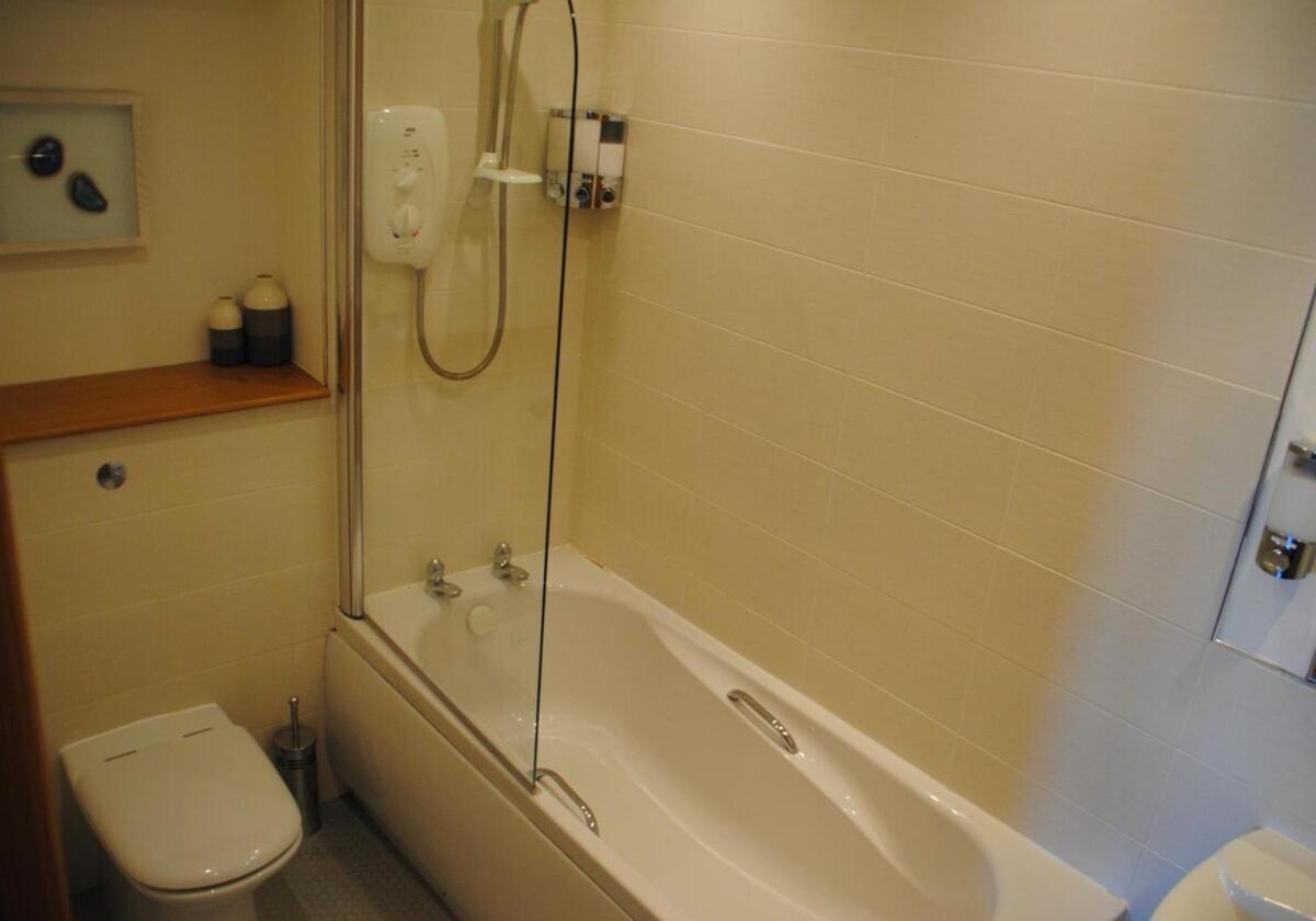 Executive 3 Bed Apartment Абердин Экстерьер фото